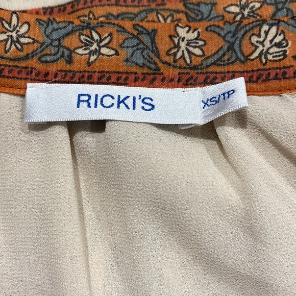 Ricki’s | Woman’s 3/4 Sleeve Flower Print Blouse - Size XS - Picture 3 of 6